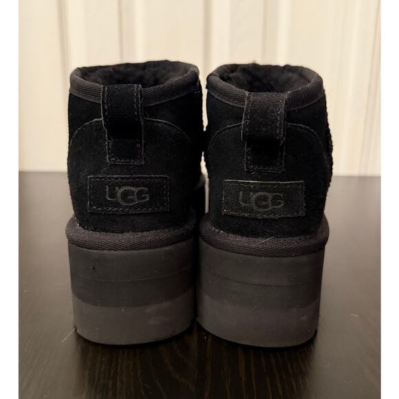 UGG Classic Ultra Mini Platform Boot Women Black 6 EUC - Picture 4 of 7